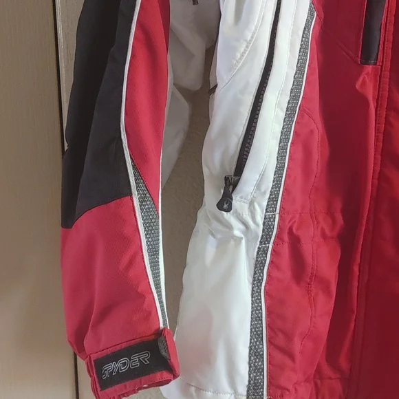 Gorgeous warm spyder jacket♥️ - Picture 2 of 9